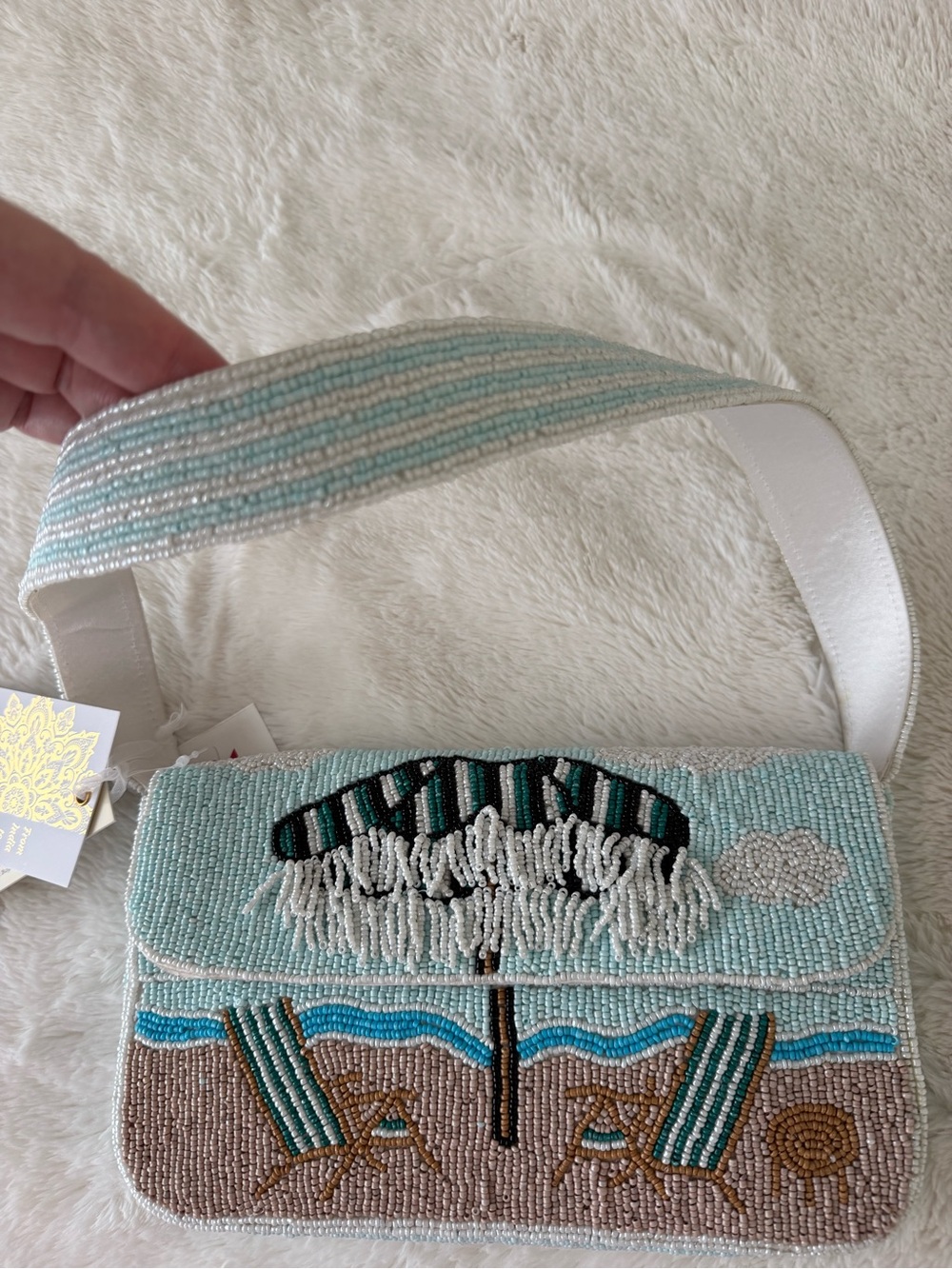 NWT Hand-Beaded Beach Scene Shoulder Bag in Light Blue, White and Tan - Picture 6 of 15